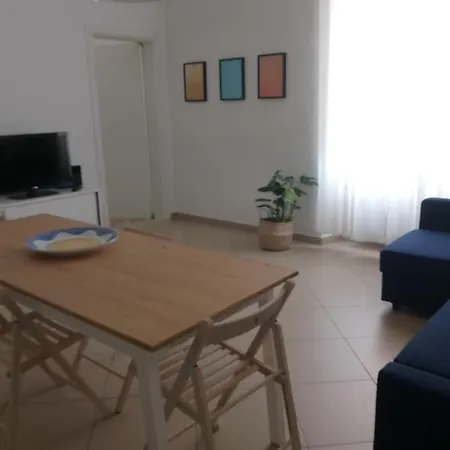 Casa Cavour ليفورنو